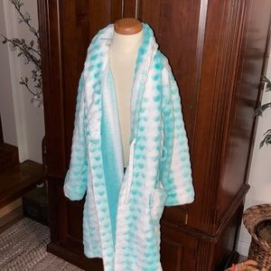 NWOT Komar Kids green white heart girls kids childs bathrobe robe xs 5/6